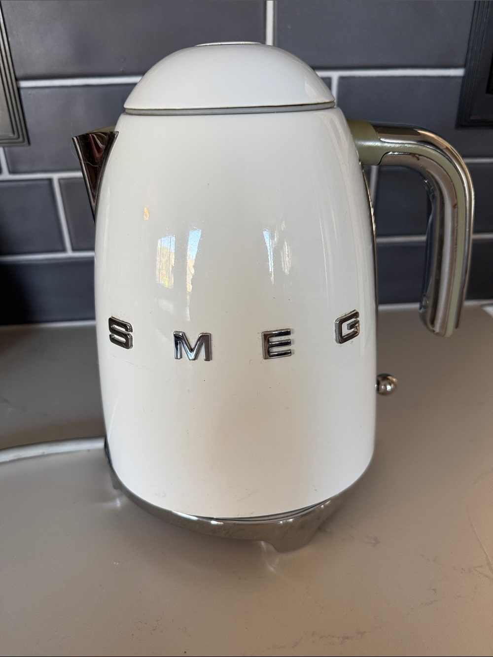 SMEG Cream Retro Electric Tea Kettle